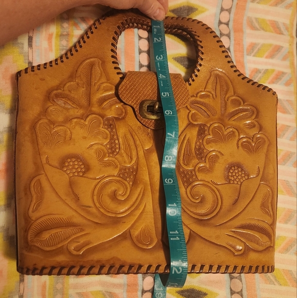 Leather tooled purse - Picture 7 of 9